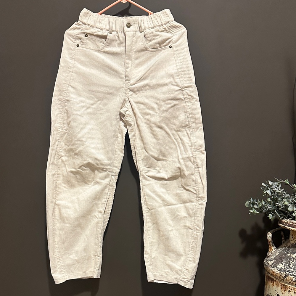 NWT women’s small Cream Corduroy Pants